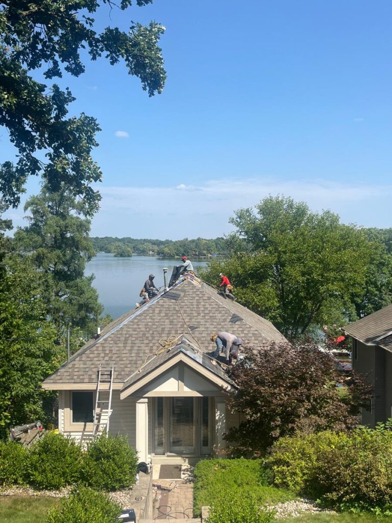 http://Semper%20Fi%20Roofing%20project%20on%20a%20lake%20front%20home%20in%20Wisconsin%20-%20after