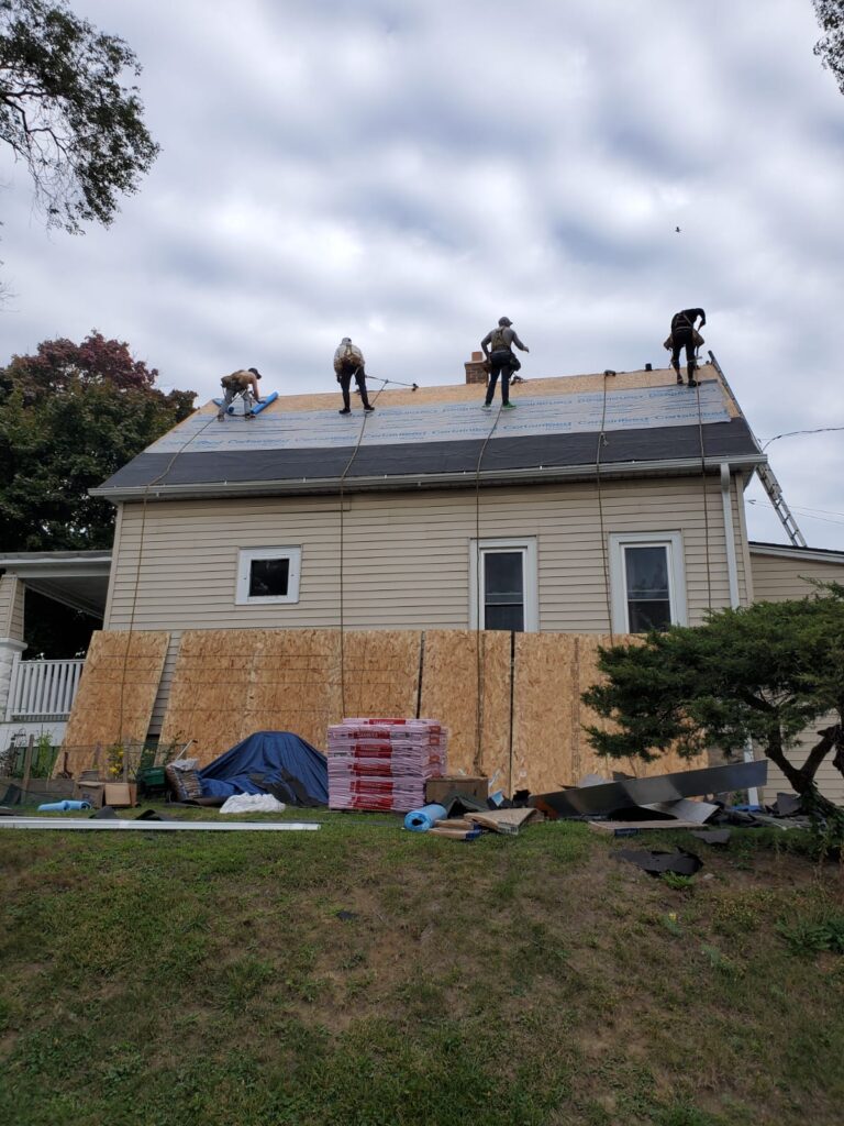 http://Semper%20Fi%20Roofing%20Project%20in%20Milwaukee,%20WI%20-%2010/2023