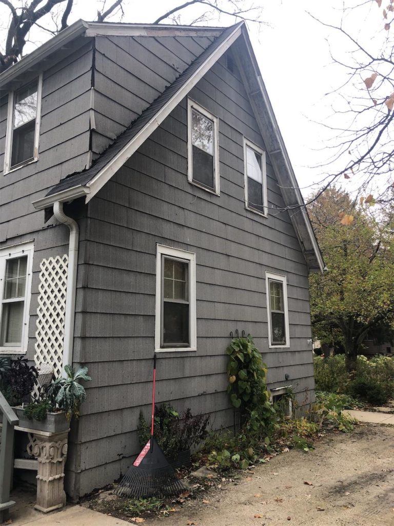 http://West%20Allis%20siding%20replacement%20before