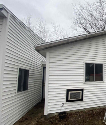 http://Home%20in%20Dousman,%20WI%20with%20new%20siding%20on%20entire%20exterior